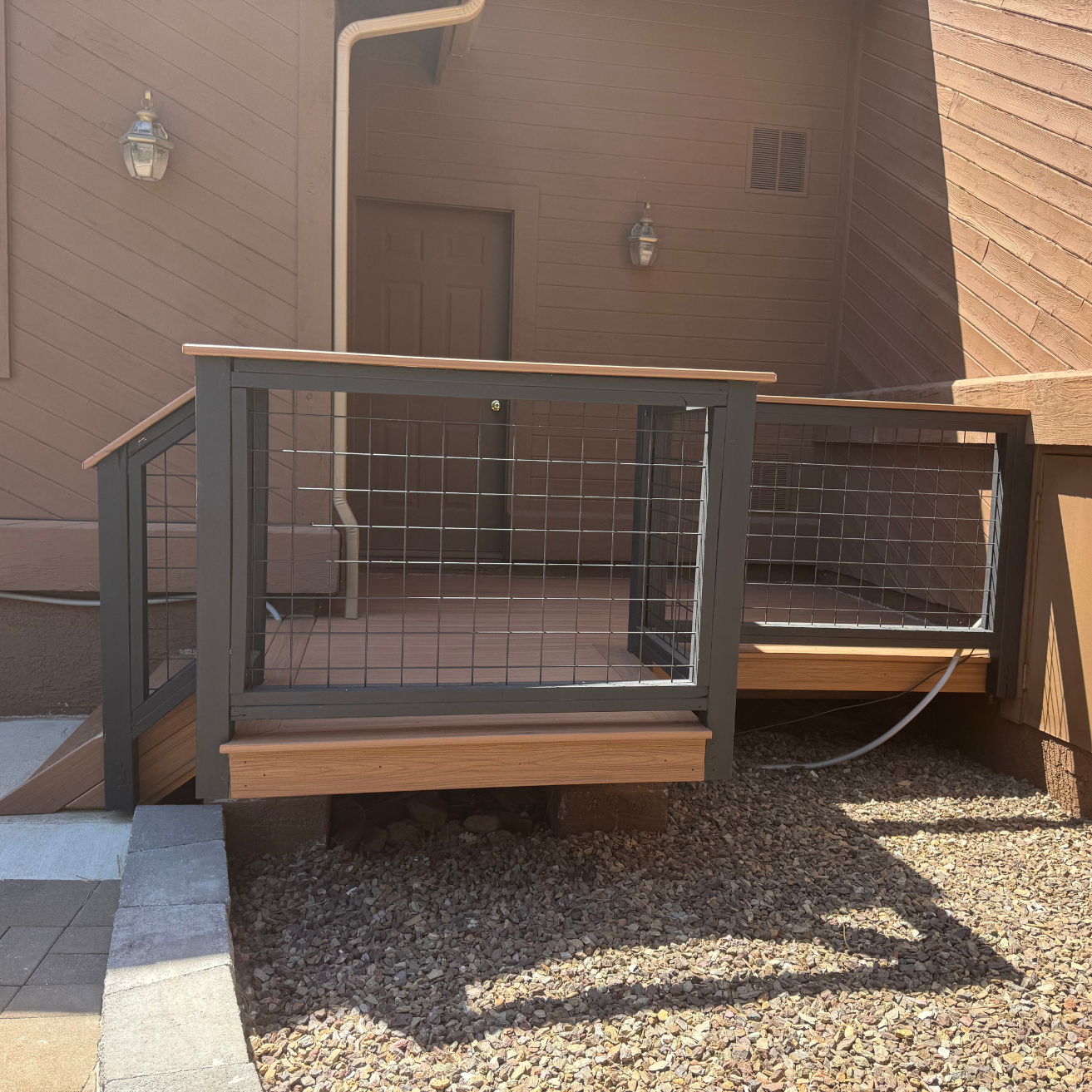 Composite Deck with Mesh Cable Railings