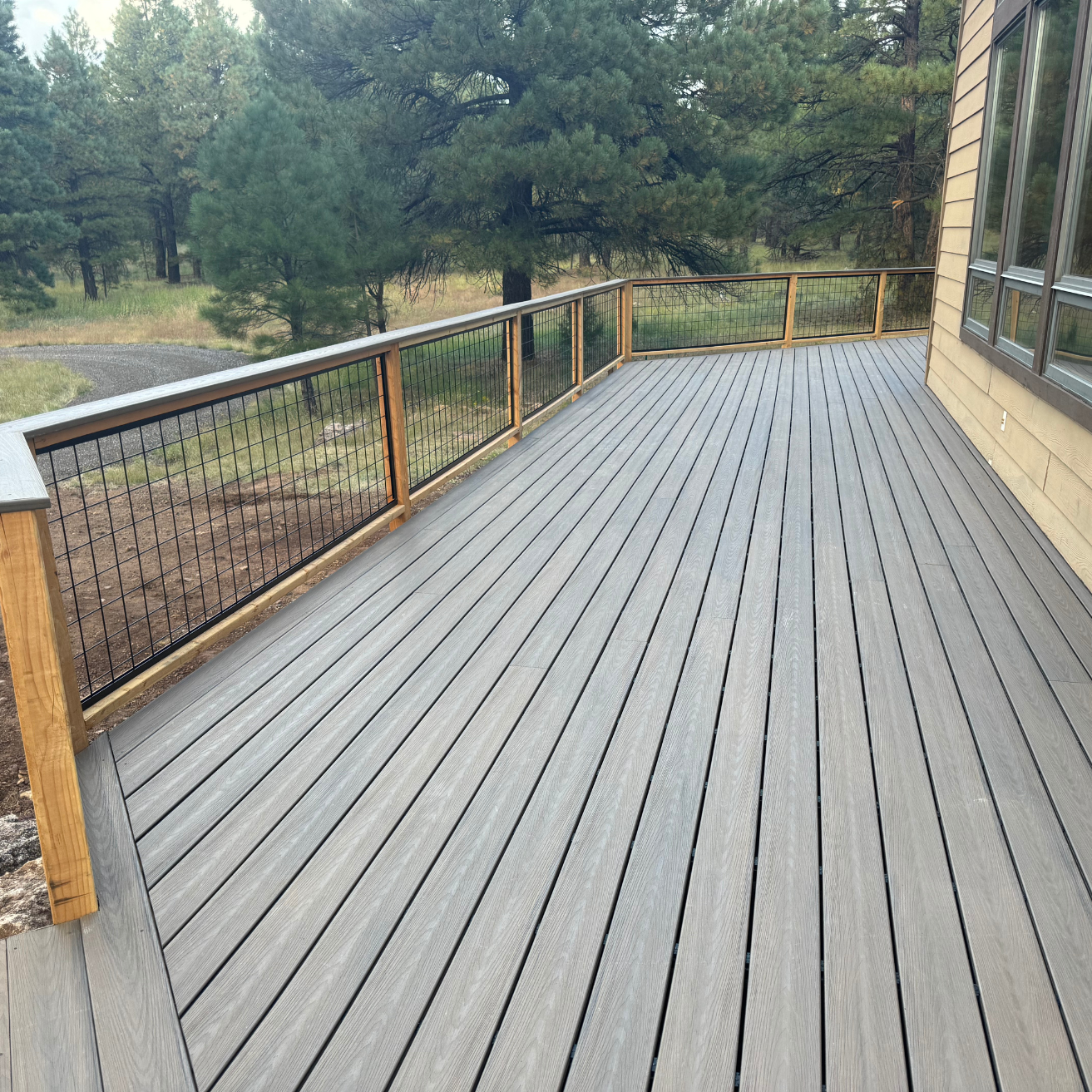 Large Composite Deck with Cable Railings